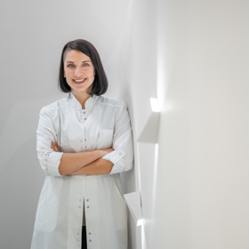 Výsledky aplikace mohou ovlivnit i pacientky samy, tvrdí dermatoložka Jana Housková. Dále v galerii se podívejte na tipy na kosmetické produkty, které mohou pomoci v boji se stárnutím.