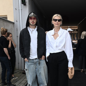 V denimu přišel na módní přehlídku také nejstarší syn Daniely Peštové Yannick.