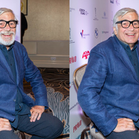 Prezident filmového festivalu Jiří Bartoška je zkrátka díky vousům chodící charisma - bez nich nám trošku zestárl.