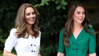 Zelená, nebo bílá? I Kate Middleton si občas pořídí šaty ve více barvách, model za 84 tisíc vynesla už několikrát