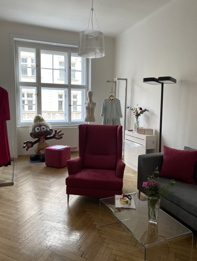 Showroom disponuje dvěma místnostmi pro klienty.