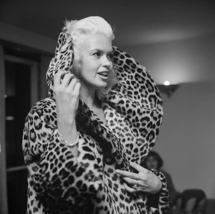 "Válka je pošetilý, dětinský, primitivní a hloupý způsob, jak dosáhnout svého cíle."