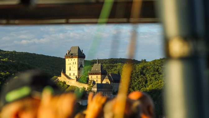 Let balónem jako skvělá rodinná zábava i romantické rande