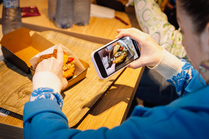 Jsou prý natolik šťavnaté, že se s nimi nevyplatí sedět za volantem.