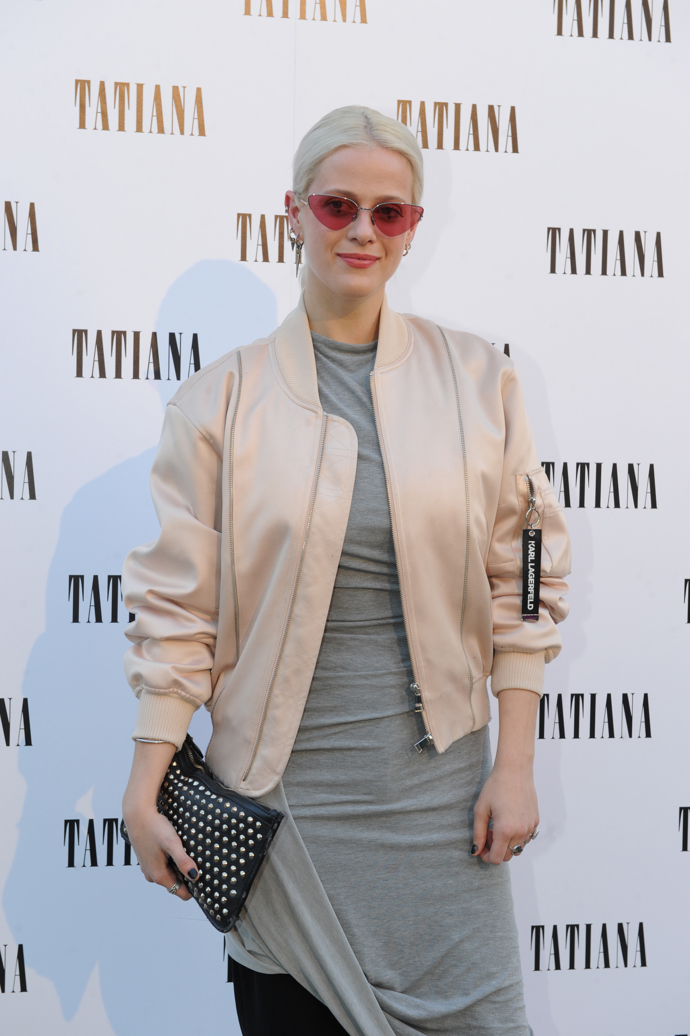 Violoncellistka Terezie Kovalová v něžném odstínu růžové zabodovala.