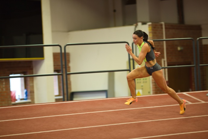 Nikola Bendová je úspěšná česká sprinterka. 