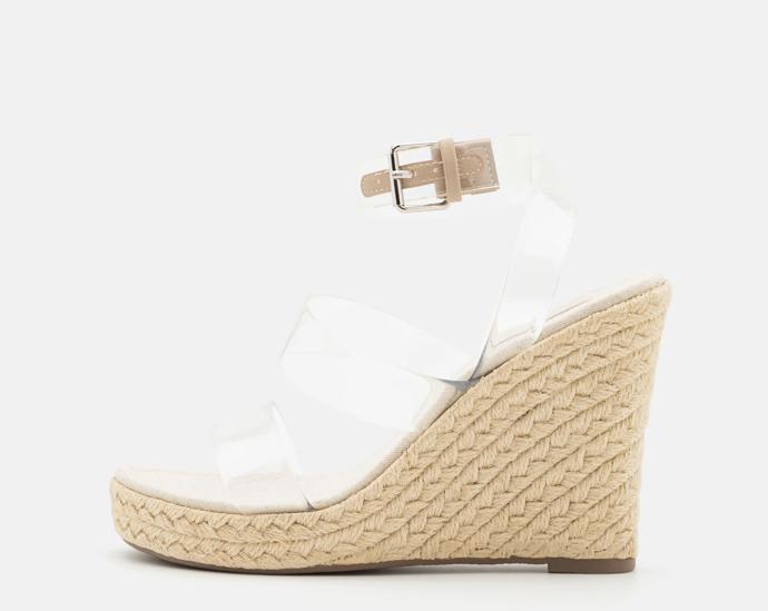 Platforma z přírodního materiálu a plast? Funguje to! Only, 1 299 Kč