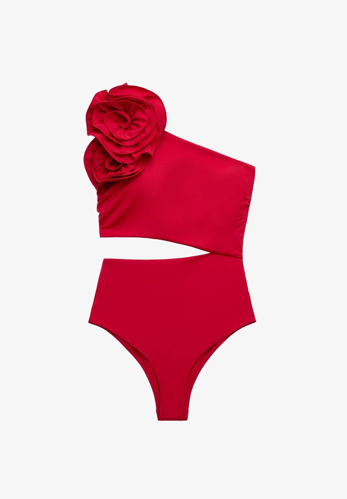 Asymetrické plavky patří k nežhavějším výstřelkům sezóny. Oysho, 1 299 Kč