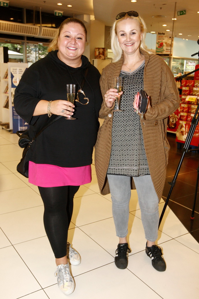 Aneta s kolegyní a kamarádkou Lindou Finkovou.