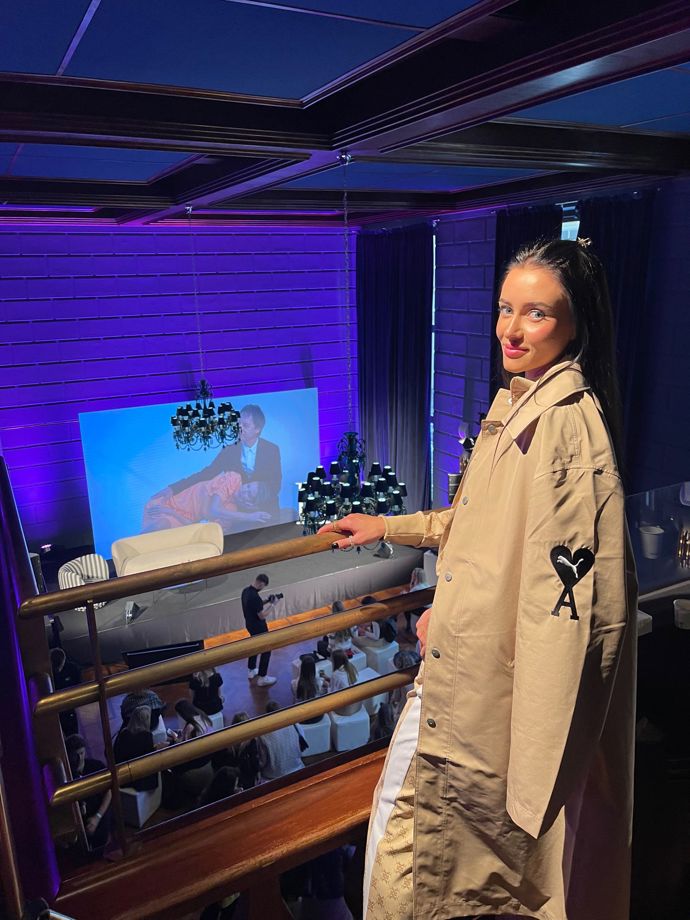 Ráda se účastní kosmetických seminářů, chce se v této oblasti také stále zlepšovat. 