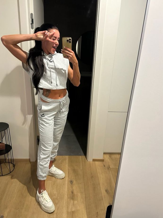 V jednom ze svých oblíbených volnočasových modelů značky Puma. Nikola Bendová ráda kombinuje sportovní a elegantní módu. 