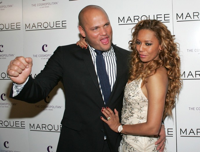 Cvičení se pak pro ni stalo jistou formou úniku z nevydařeného manželství s filmovým producentem Stephenem Belafontem. Svoji byli v letech 2007-2017 a Mel dodnes tvrdí, že ji choť týral. Hodina v posilovně tak pro ni představovala vítanou příležitost, jak se od něj alespoň na chvíli vzdálit a vydechnout. Jinak směla chodit jen do práce. 