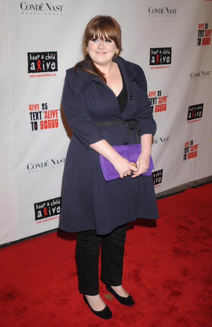 Adele v roce 2008 na benefičním večeru v New Yorku. Zdá se, že na svém stylu právě začala pracovat.