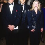 Měli spolu syna Seana a Pierce si také po smrti Cassandřina exmanžela Dermota Harrise osvojil jejich dvě děti Chrise (vlevo) a Charlotte (vpravo). S Cassandrou žil herec až do její předčasné smrti. Herečka v pouhých 43 letech podlehla rakovině vaječníku. Stejná nemoc pak připravila Pierce i o dceru Charlotte.