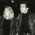 Jeho srdce ovšem v životě patřilo jen dvěma ženám. Jako první ho krátce po studiích herectví uhranula australská kolegyně Cassandra Harris. Po jejím boku strávil 17 let.