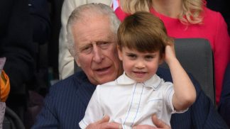 Král Karel III. myslí na dobro svých vnoučat: George, Charlotte ani Louis nezažijí omezení, která ztrpčila život jemu