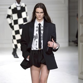 Módní dům Valentino také podlehl vlně zkracování.