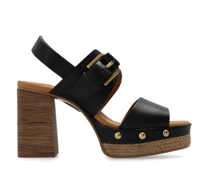 Exkluzivní a nepřehlédnutelné. Černé dřeváčky See by Chloé, 6 400 Kč