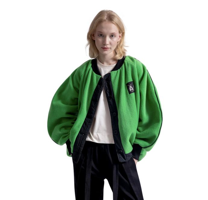 Nadýchaný oboustranný bomber v módní zelené. Afka, 6 990 Kč