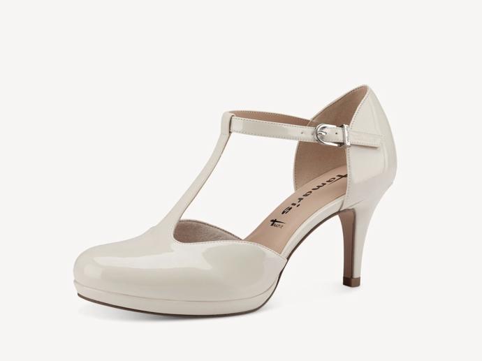 Střevíčky s páskem přes nárt mohou jednoduše evokovat styl první republiky. A nosí se i dnes. Tamaris, 1 290 Kč