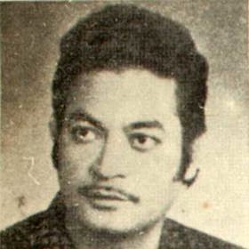 Pákístánský zpěvák Ali Khan zhudebnil báseň Insha Ji Utho pojednávající o rozmarném muži, který opustí svůj domov i milenku. V roce 1974 se z ní stal velký hit. Avšak jen několik měsíců poté Khan zemřel na zánět slepého střeva. O čtyři roky později podlehl rakovině samotný autor básně Ibne Insha. Náhoda?