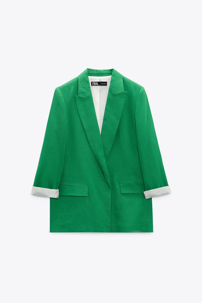 Toužíte po výraznějších barvách? Zkuste ostře zelenou. Zara, 1199 Kč