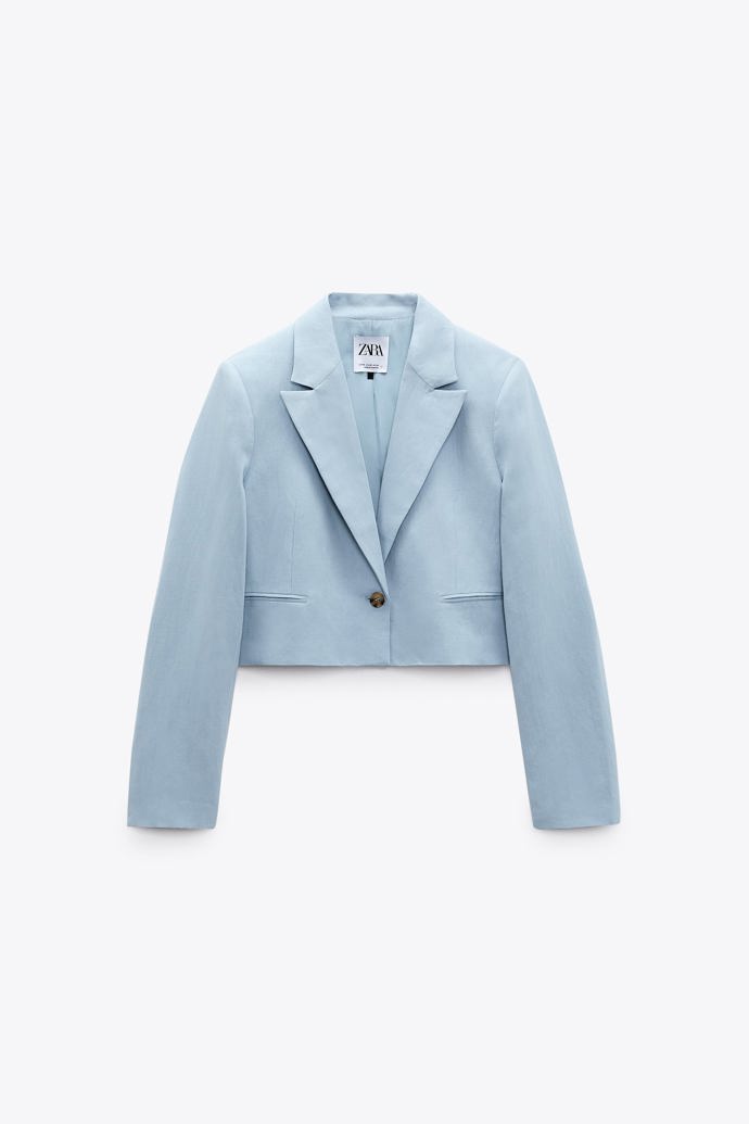 Crop varianta klasického blazeru. Zara, 999 Kč