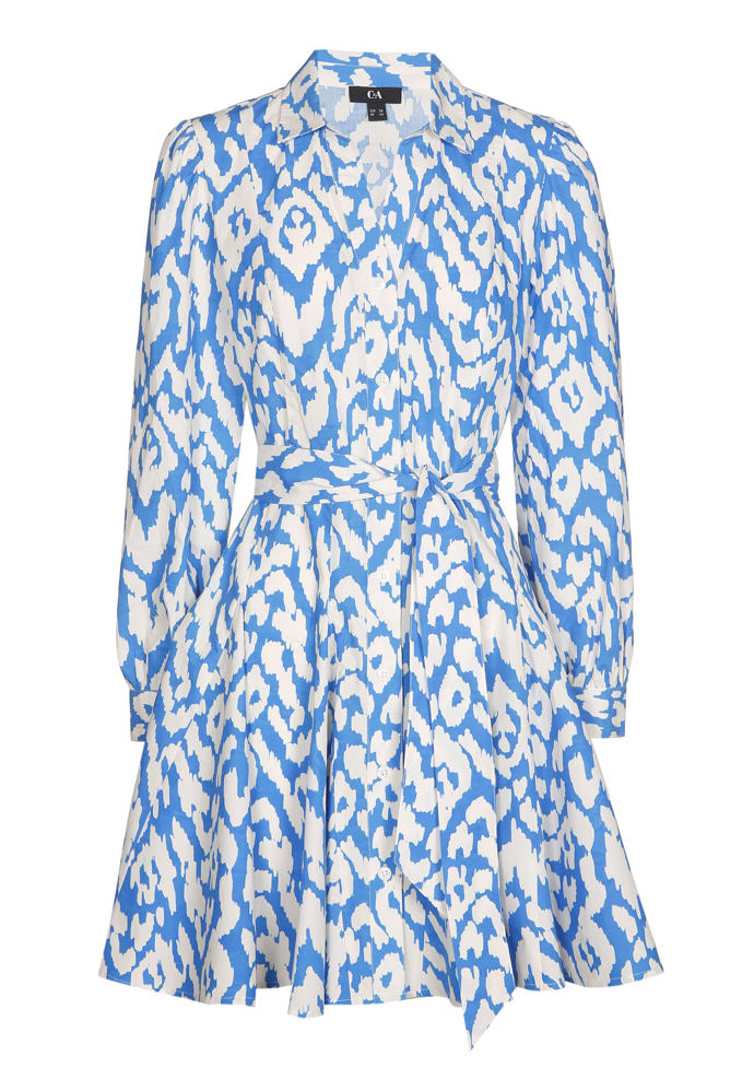 Něžnější tóny v podobném duchu a nadýchaná sukýnka. Elegantní ráz přidávají modelu dlouhé rukávy. Primark, 415 Kč