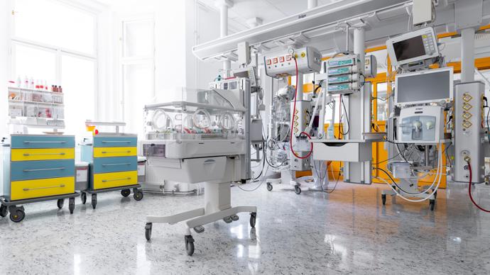 Oba strávili tři měsíce na nejakutnějším resuscitačním oddělení pro rizikové novorozence a museli čelit celé řadě zdravotních komplikací.