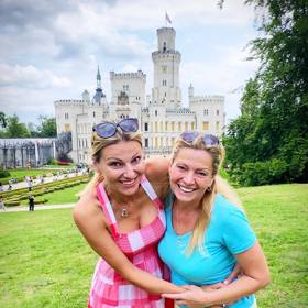 Sestra Jitky Kocurové, Zuzana, žije už 25 let v Řecku, kde se také vdala.