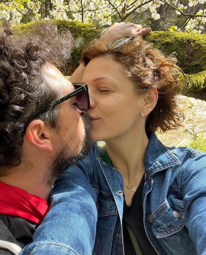 Letos v létě se Adéla bude podruhé vdávat.