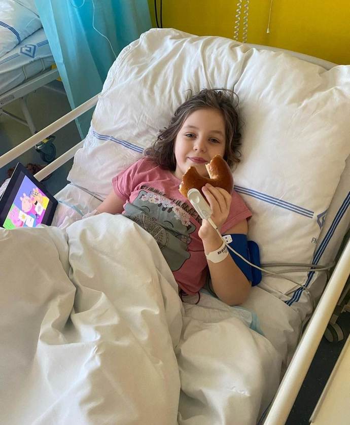 Přesto se našli lidé, kteří Adélu Elbel začali šikanovat na sociálních sítích, a to kvůli propagaci očkování, do které se zapojila.