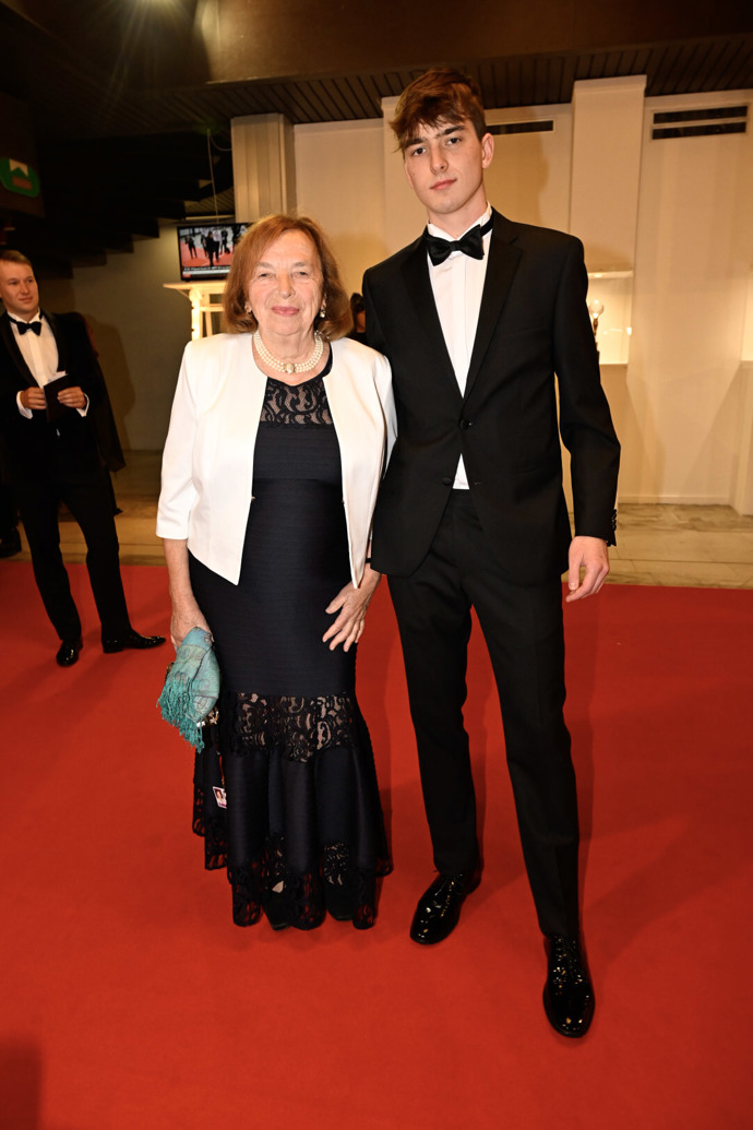 Černobílá kombiace patří k oblíbeným módním variacím Livie Klausové.