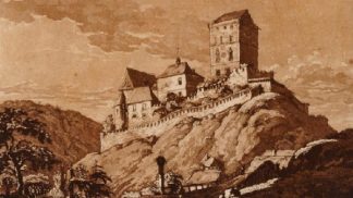 Pověstmi opředený Karlštejn: Procházela se po něm česká "Čachtická" paní a na hradbách žilo zvláštní zvíře