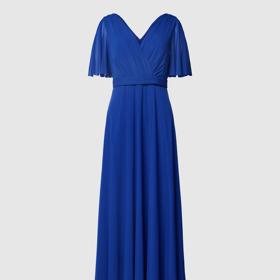 Šéfredaktorka Markéta Behinová pro slavnostní večer vybrala dlouhé vrstvené šaty se splývavými rukávky značky Christian Berg. (Peek&Cloppenburg, cena 3 499 Kč)