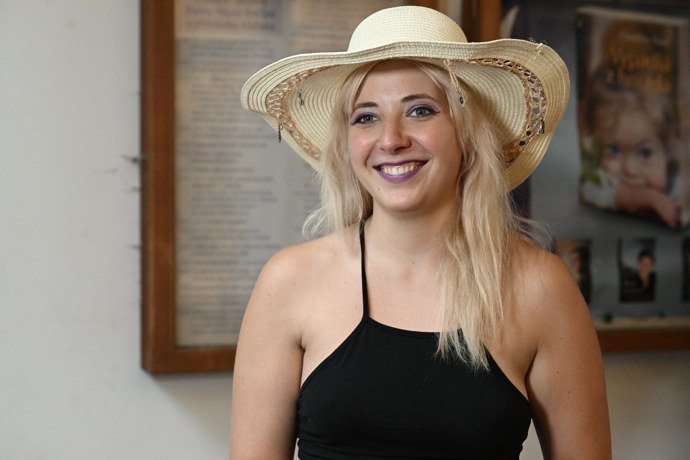 Takhle veselá byla Anička Slováčková ještě letos v létě.