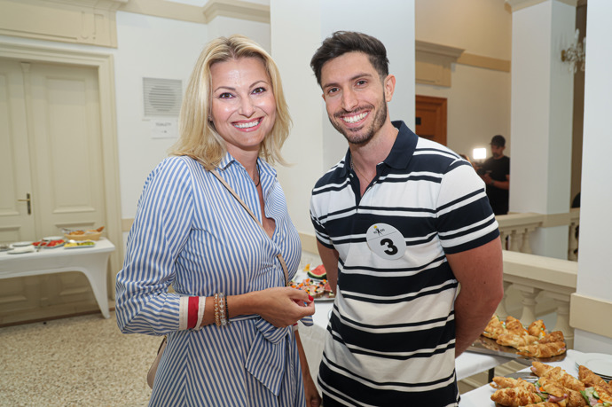 Alexandros Panayi (26) je zubní lékař z Prahy a Jitka Kocurová s ním dlouho probírala své zážitky z Řecka, odkud Alexandros pochází.