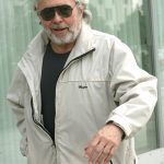 Josef Abrhám byl vždy štramák, který si na nezájem žen nemohl stěžovat. Přesto jeho manželství s Libuší Šafránkovou vydrželo 35 let. Až do její smrti...