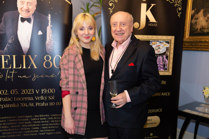 Táta Felix Slováček je na profesní dráhu své dcery nevýslovně pyšný.