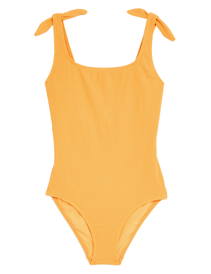 Vázací prvky, žabičkování, Jednoduché, ale efektní plavky v hořčicovém odstínu žluté. (Marks&Spencer, 999 Kč)