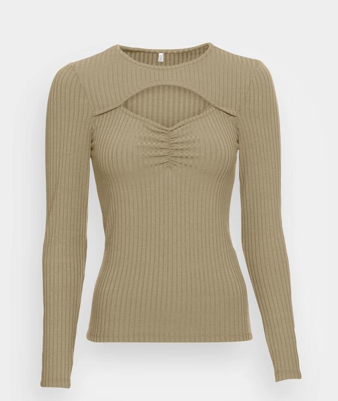 Podobný model v méně nápadném odstínu doplněný o řasení připomínající podprsenku. Žerzejový top Only za 720 Kč.