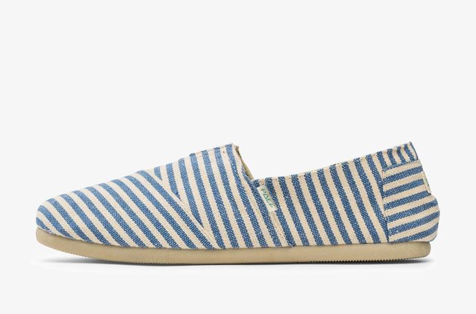 Potřebujte univerzální boty k šortkám, šatům i džínám? Zkuste espadrilky s výraznějším vzorem. (Paez, 1218 Kč)