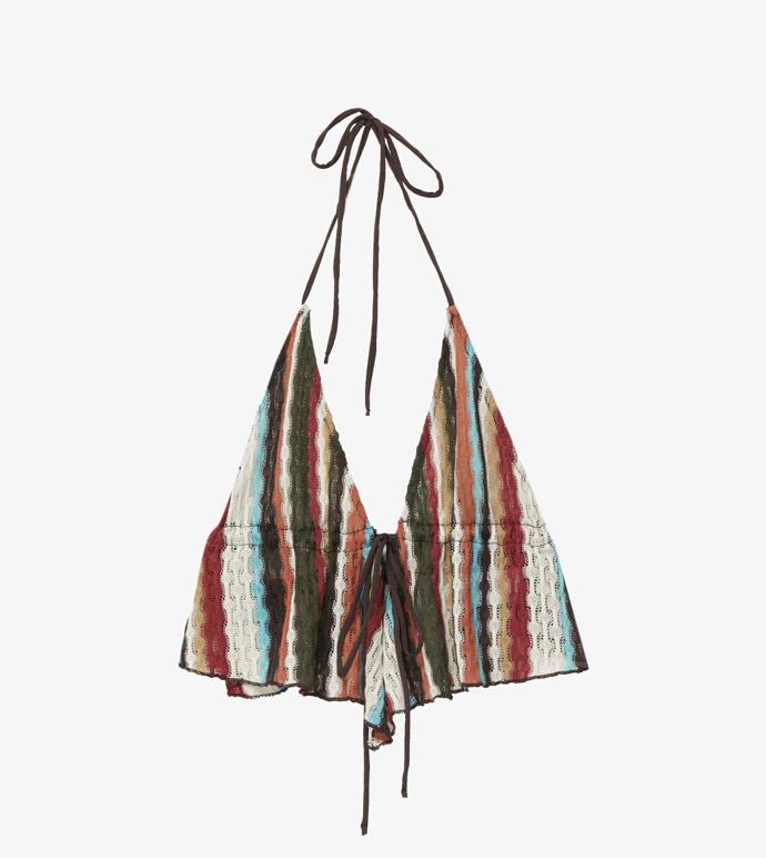 Boho typ crop topu s úvazem za krkem. (Pull&Bear, 449 Kč)