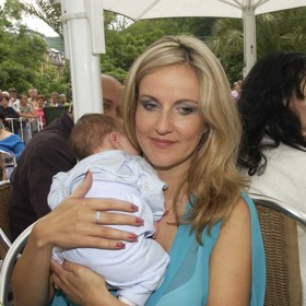 Vendula Pizingerová, prezidentka nadace Kapka naděje, má za uplynulé ročníky MFF KV rozhodně na co vzpomínat. V roce 2005 navštívila festival s novorozeným synem Jakubem.