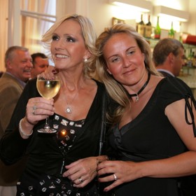 Na festivalu se prezidentka nadace Kapka naděje setkala se zpěvačkou Helenou Vondráčkovou. 