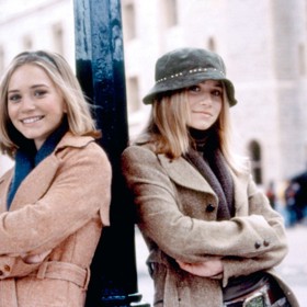 Sestry v Londýně (2000), další z filmů dvojčat Olsenových.