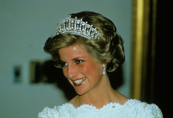 Princezna Diana s perlovými náušnicemi Collingwood v roce 1985.