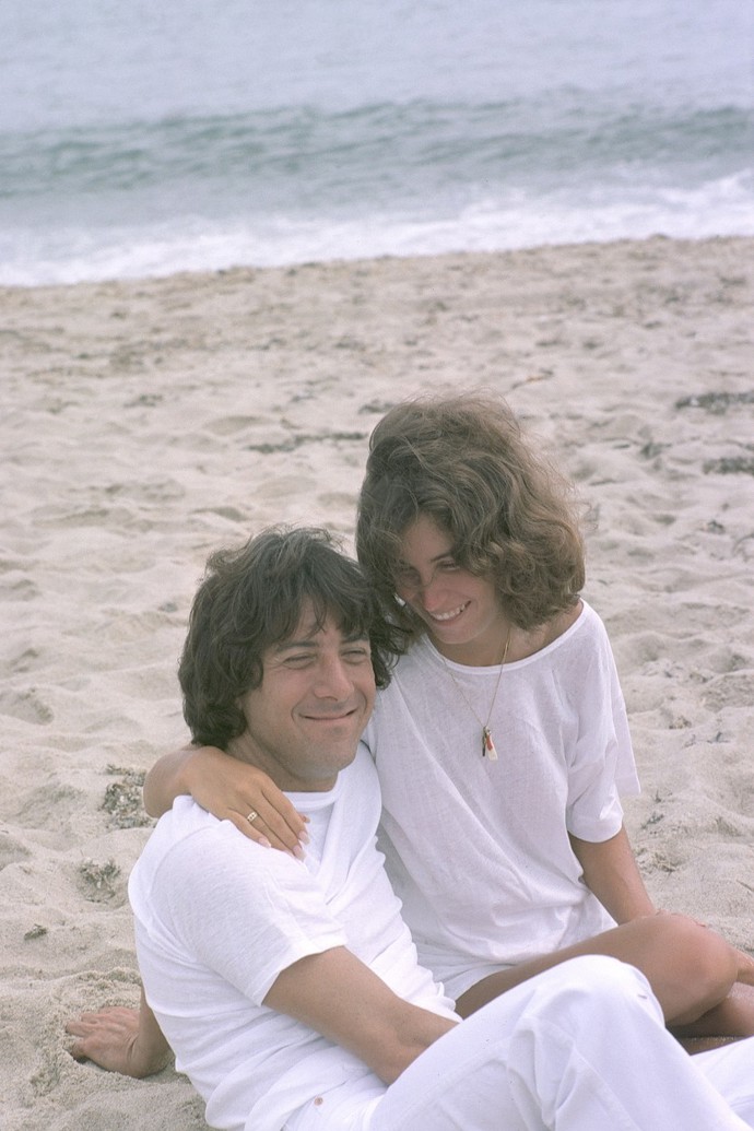 Dustin Hoffman a Lisa Gottsegen se seznámili na rodinné grilovačce, protože hercova maminka kamarádila s Lisinou babičkou.