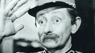 Vlasta Burian se narodil ve znamení Berana: Kartářka mu řekla, že ho čeká moc, sláva, peníze, ale i žal a špatný konec