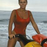 Bylo jí 19 let a podle svých slov vážila při výšce 157 cm něco kolem 48 kilogramů. Váhu si prý tehdy vůbec nemusela hlídat, ač to smlouva po hercích vyžadovala, byla totiž mladá a štíhlá tak nějak automaticky.